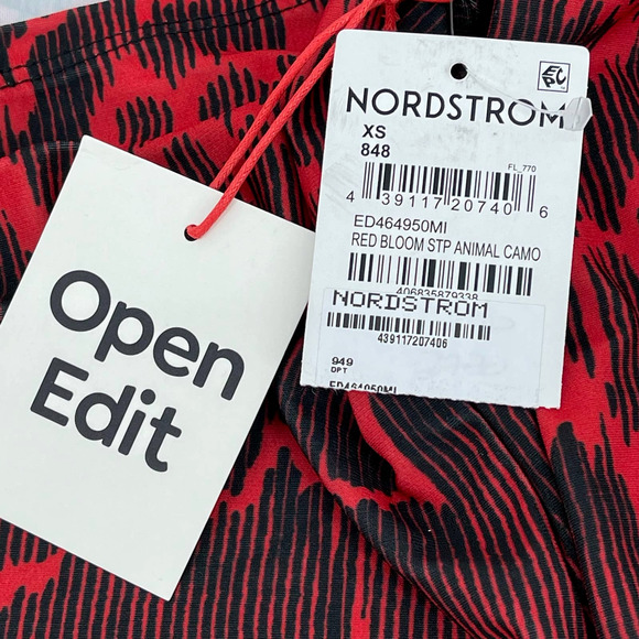 NWT - OPEN EDIT Off The Shoulder Cutout Top in Red Bloom - Size XS - Picture 5 of 10